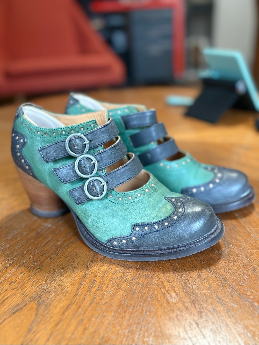 John Fluevog Kitchener / Size 6 / BRAND NEW